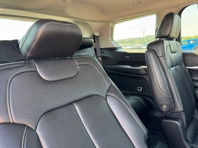 Used 2023 Black Jeep Limited image 23