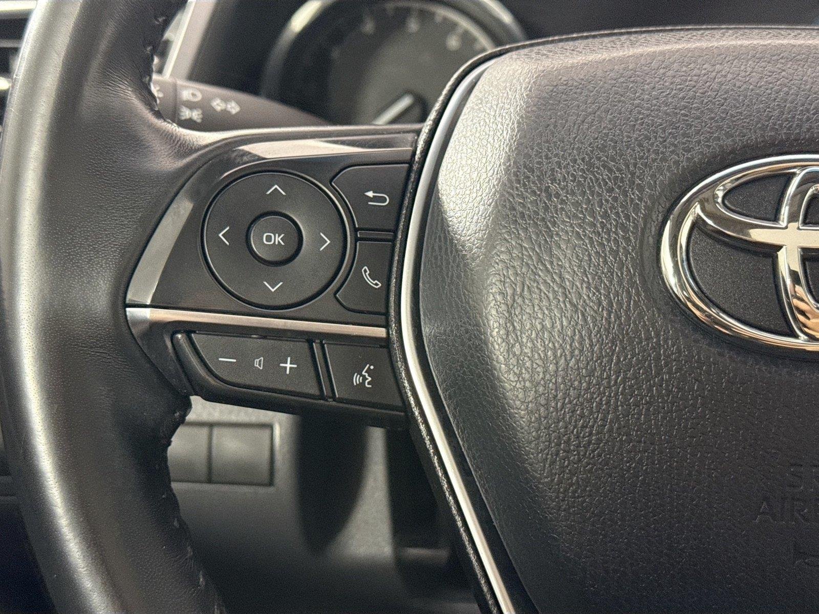 Used 2018 Predawn Gray Mica Toyota XLE image 17
