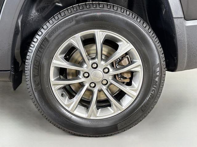 Used 2019 Black Jeep Latitude Plus image 28