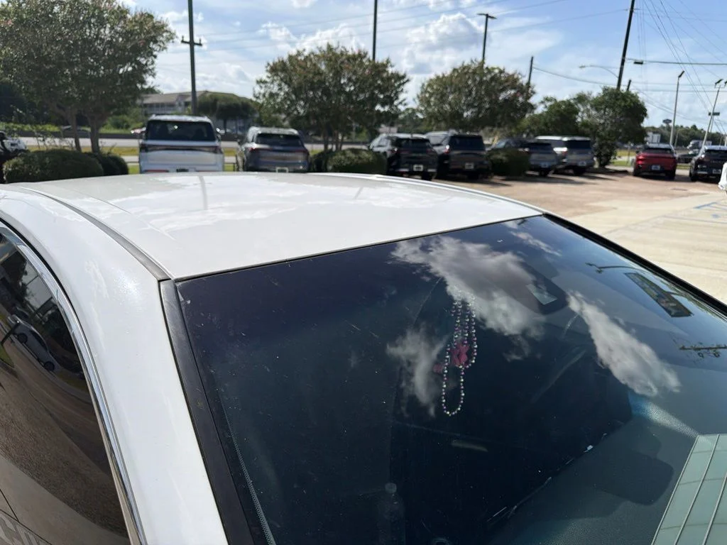 Used 2018 White Toyota SE image 4