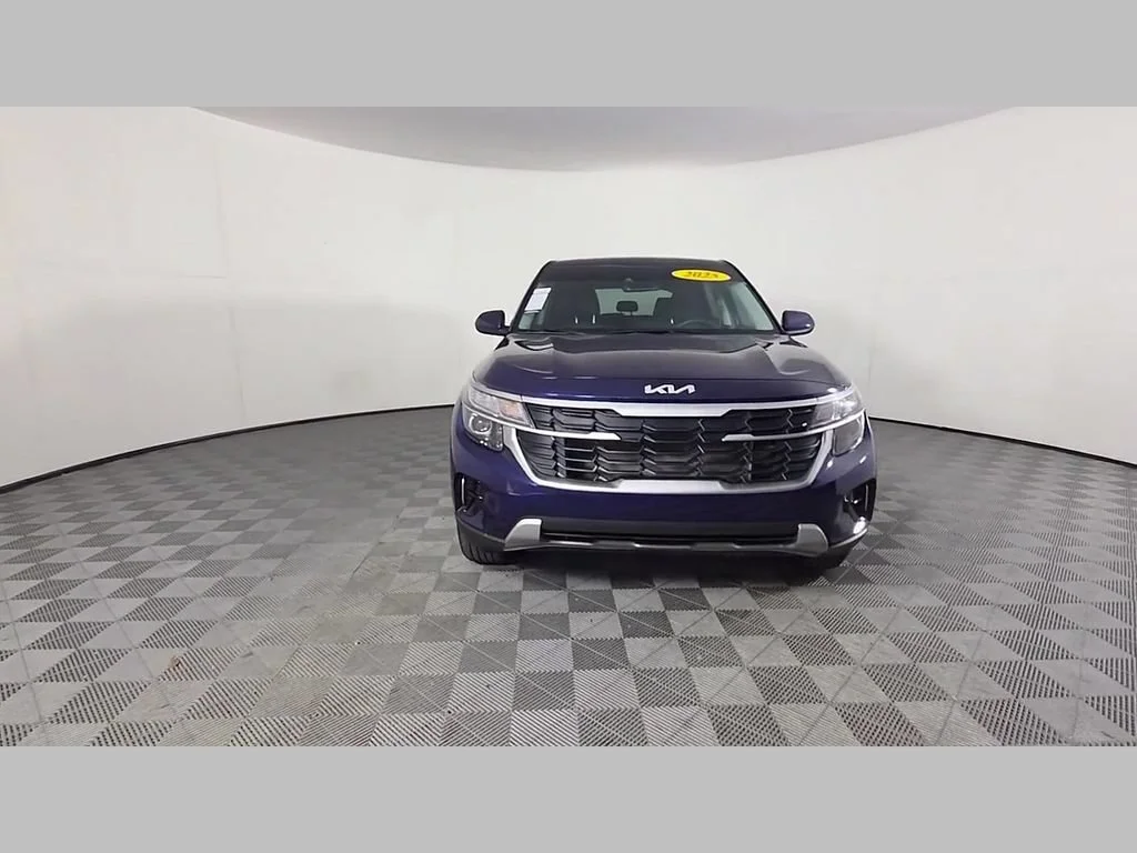Used 2025 Dark Ocean Blue Kia LX image 51