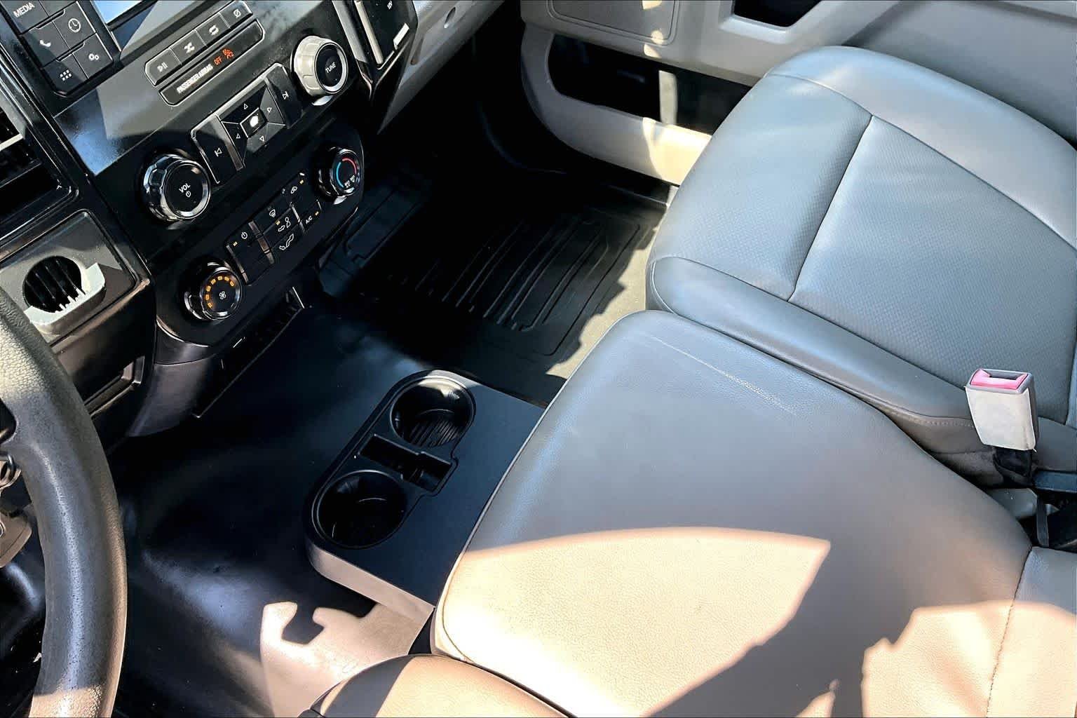 Used 2020 Oxford White Ford XL image 15