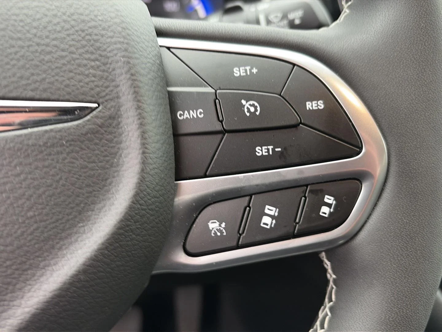 Used 2026 Diamond Black Crystal Pearlcoat Chrysler Select image 16