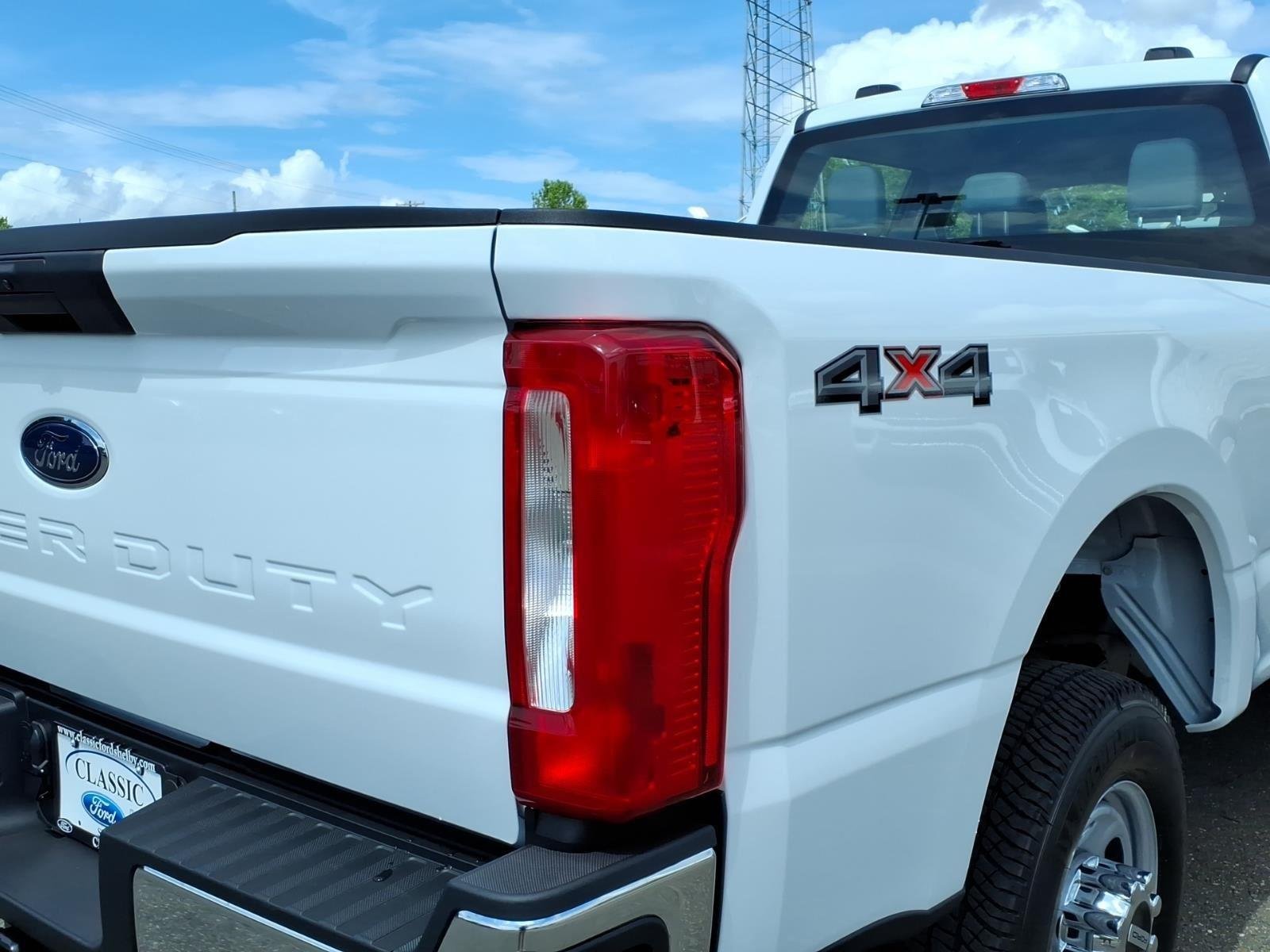 New 2026 Oxford White Ford F-350® XL image 18