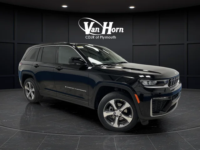New 2026 Diamond Black Crystal Pearl-Coat Exterior Paint Jeep Limited image 41