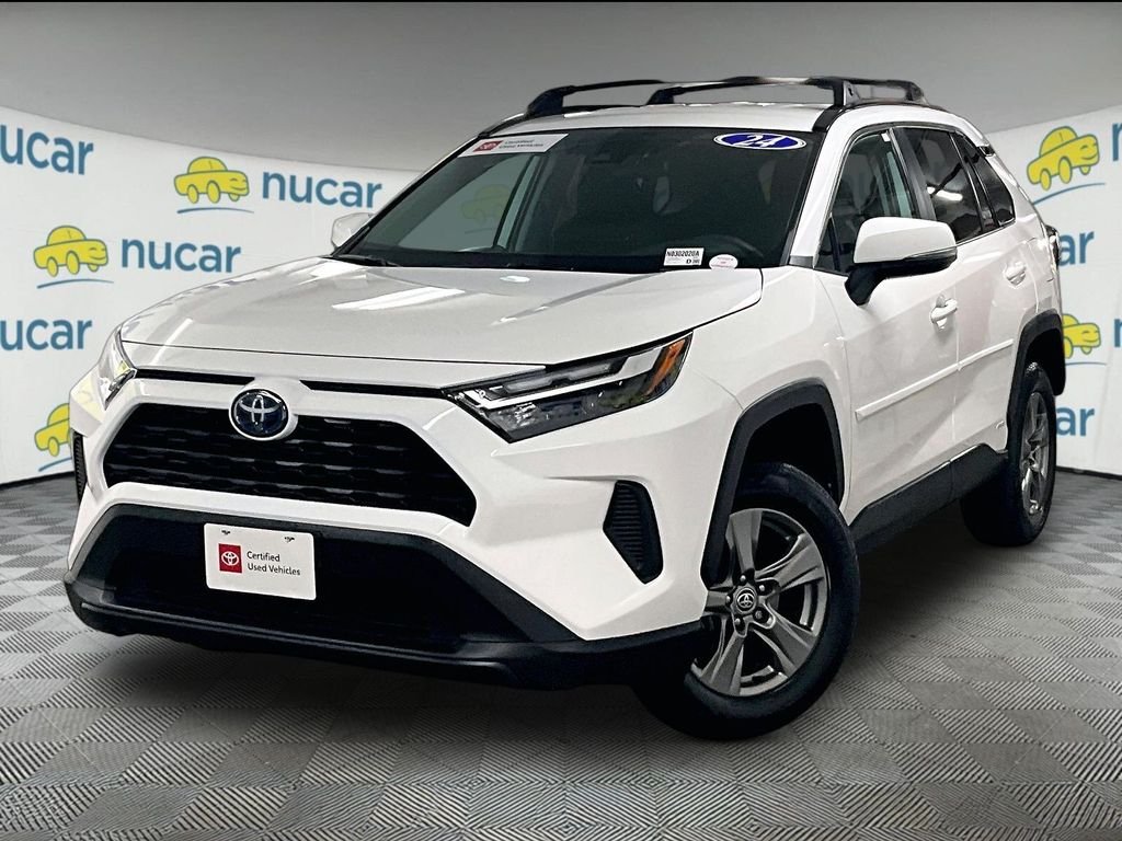 Used 2024 White Toyota XLE image 3