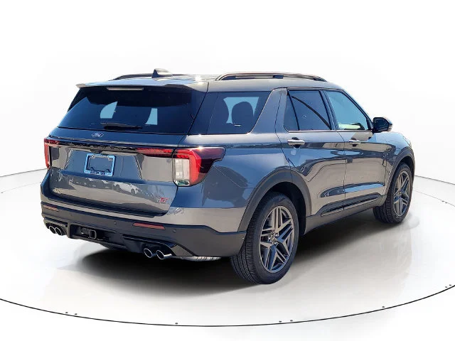 New 2027 Gray Metallic Ford ST image 5
