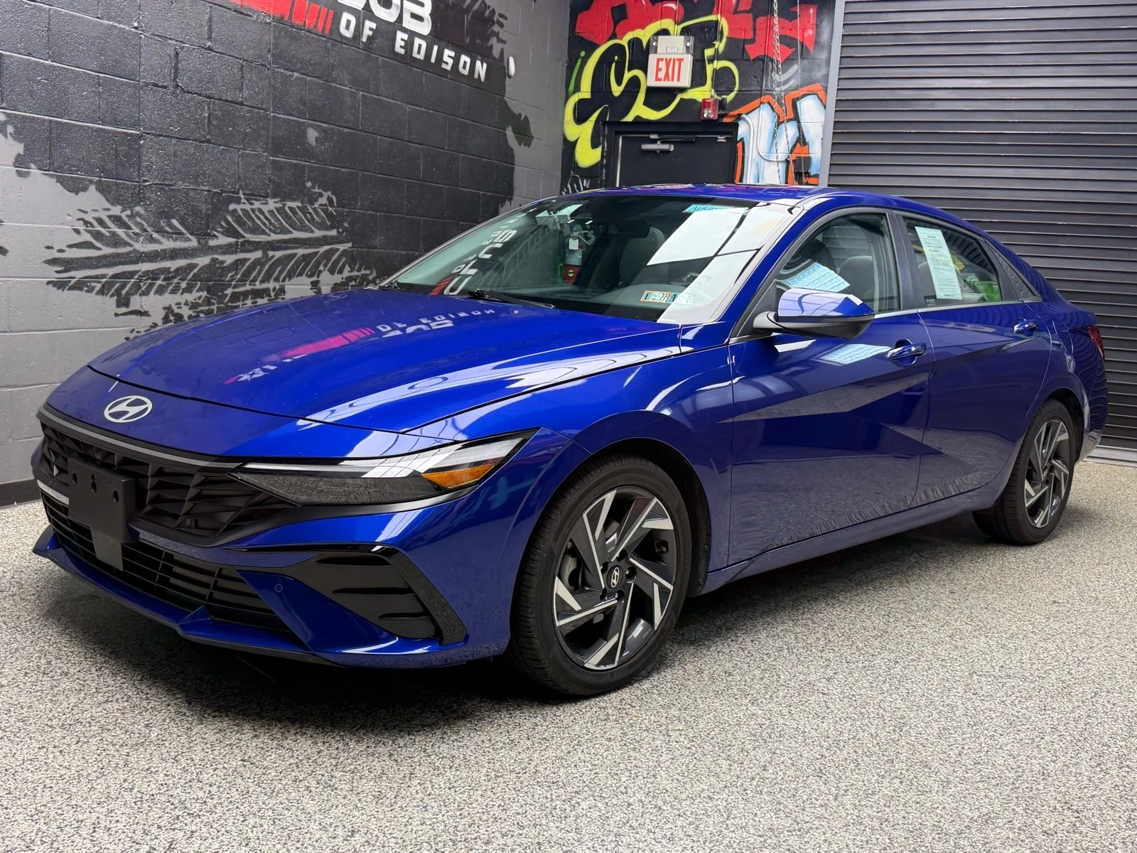 Used 2024 Intense Blue Pearl (yp5) Hyundai Limited image 3