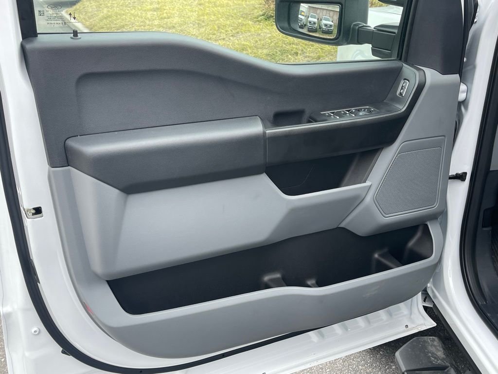 New 2026 Oxford White Ford F-350® XL image 24