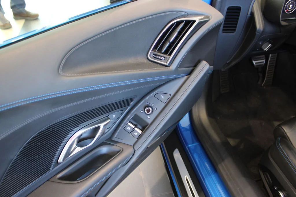 Used 2023 Black Audi V10 performance image 37