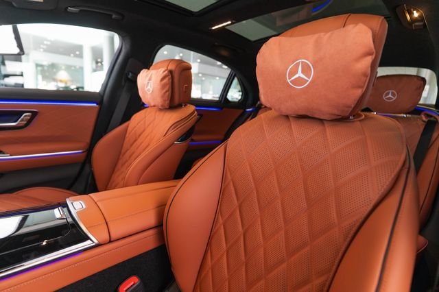 New 2026 MANUFAKTUR Graphite Metallic Mercedes-Benz S 580 image 5