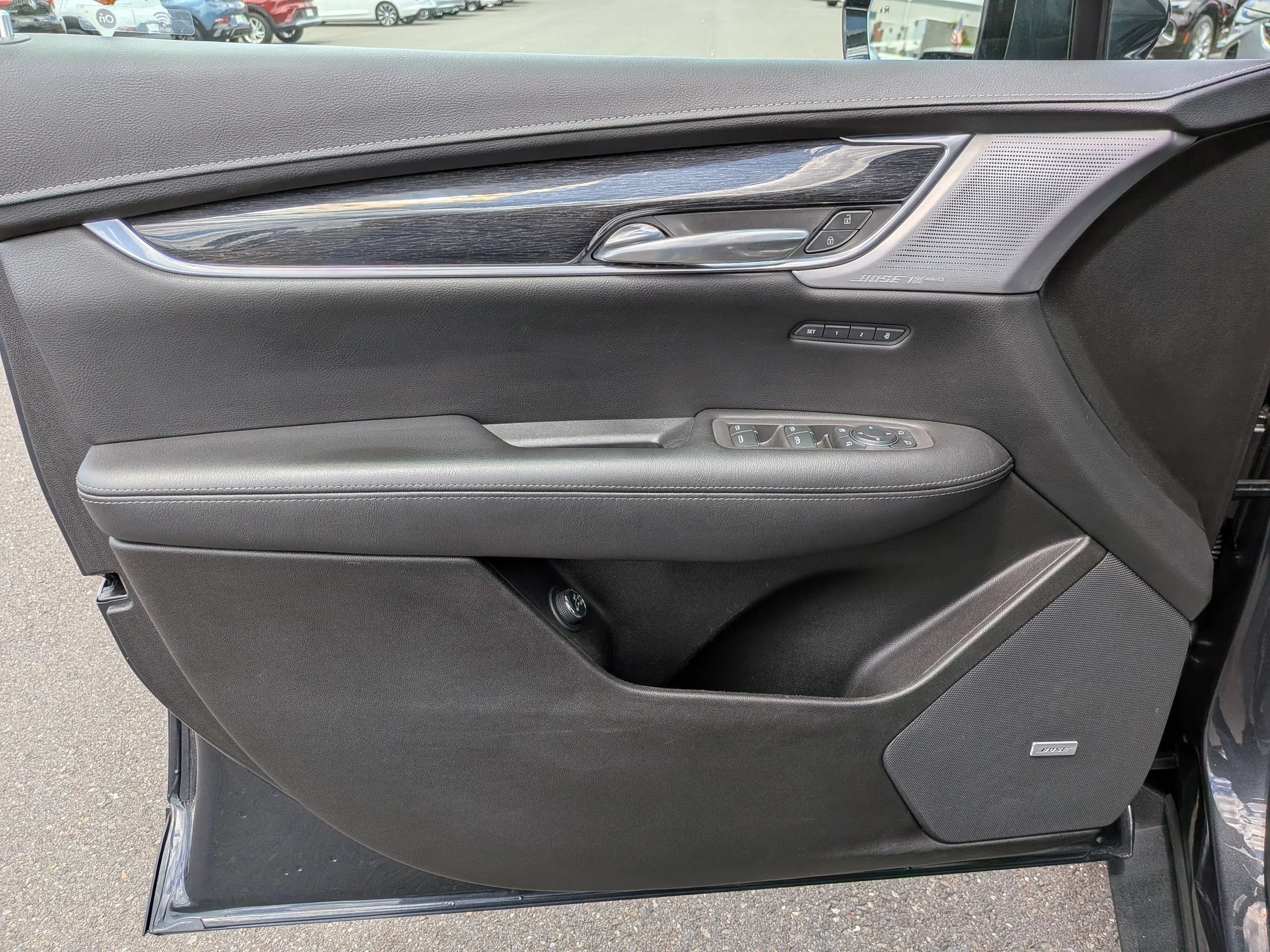 Used 2022 Wilder Metallic Cadillac AWD Premium Luxury image 21
