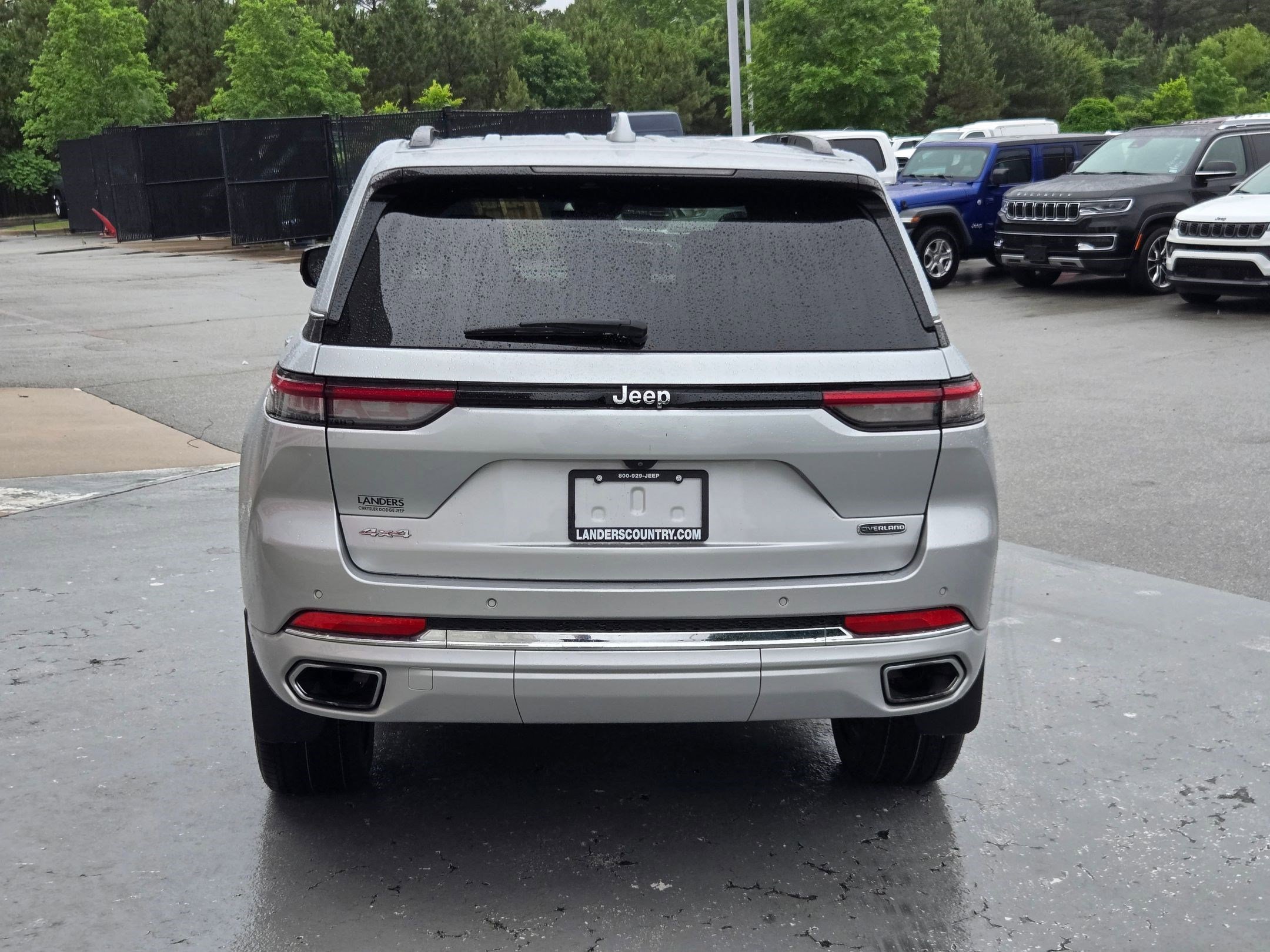 Used 2022 Silver Zynith Jeep Overland image 6