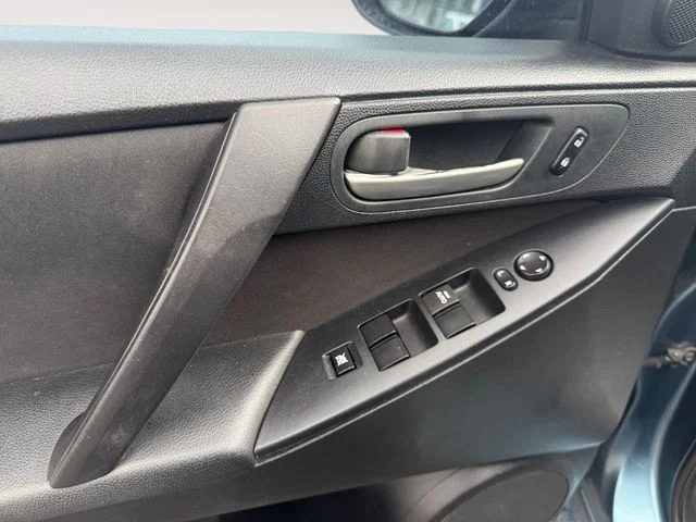 Used 2010 Blue Mazda i Touring image 10