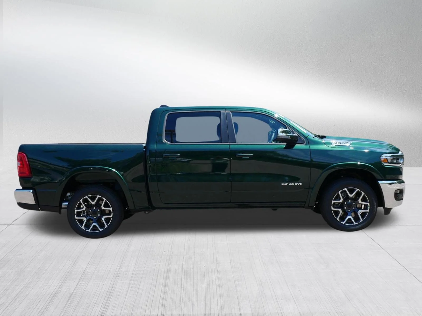 New 2026 Serrano-Green Metallic Exterior Paint RAM Laramie image 8
