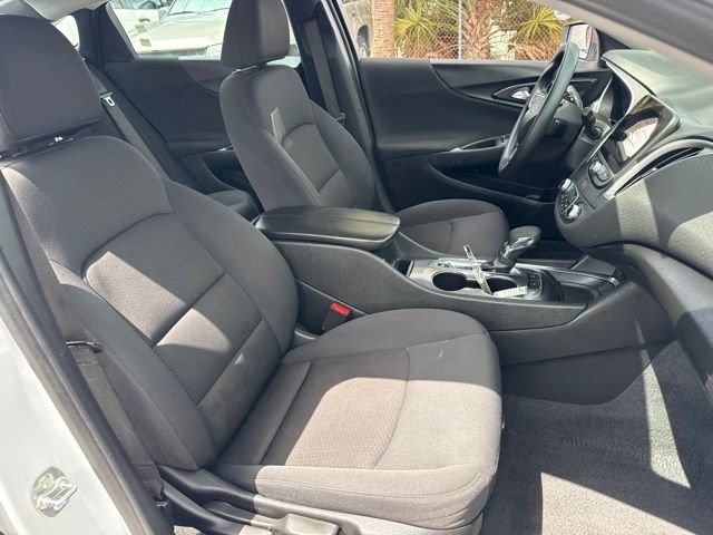 Used 2025 White Chevrolet LT image 14