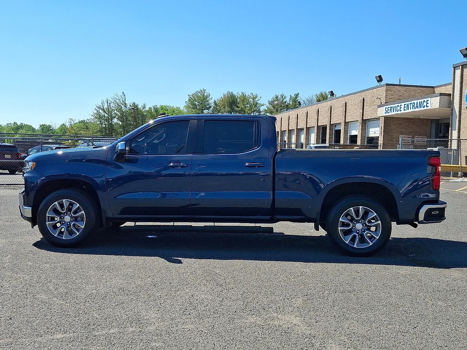 Used 2022 Northsky Blue Metallic Chevrolet LT image 4