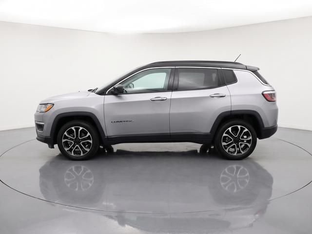 Used 2024  Jeep Limited image 28