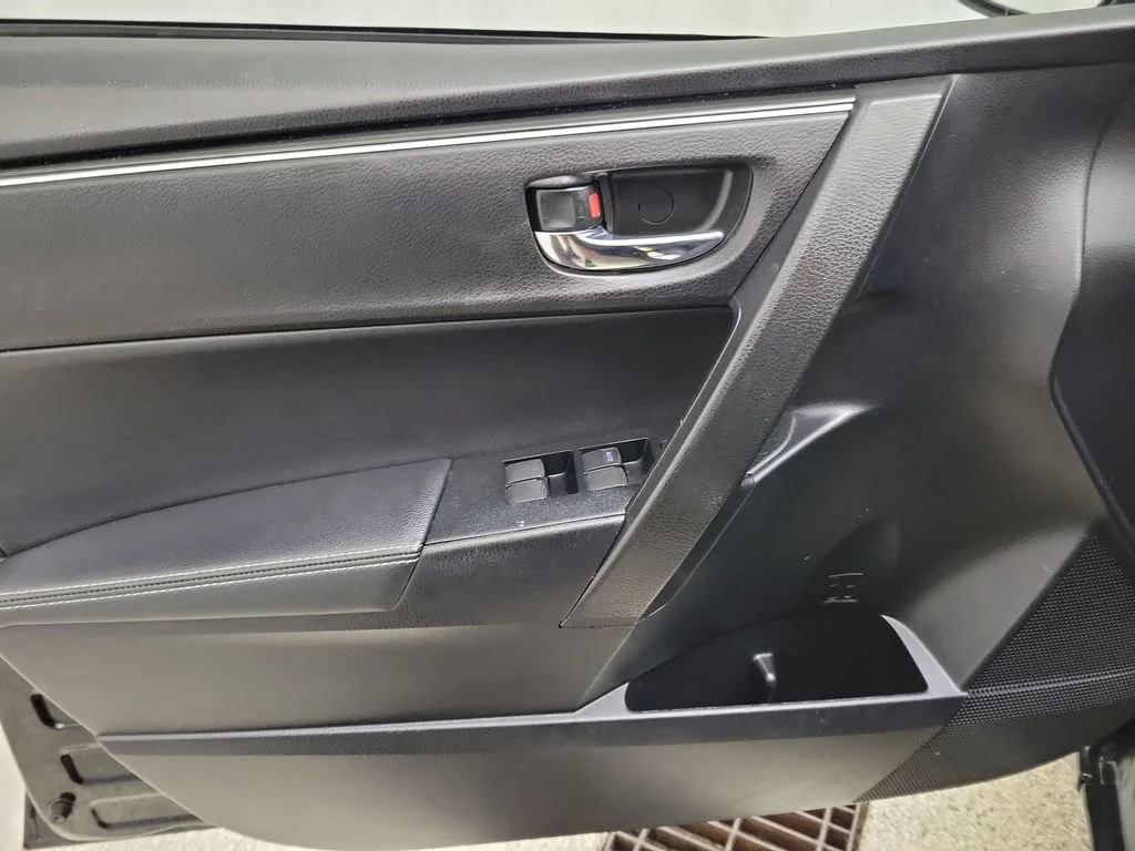 2017 Toyota Corolla XLE - Photo 19