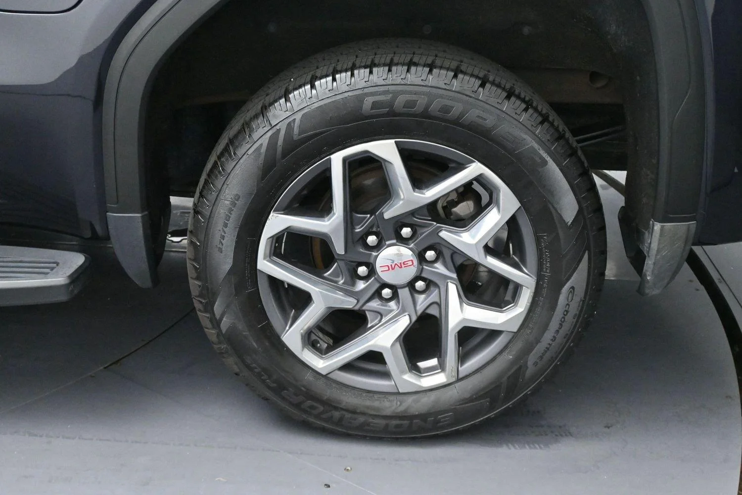Used 2022 Titanium Rush Metallic GMC SLT image 38