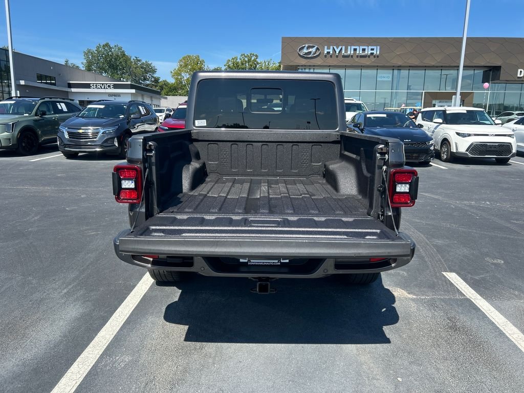 Used 2021 Gray Jeep Overland image 9