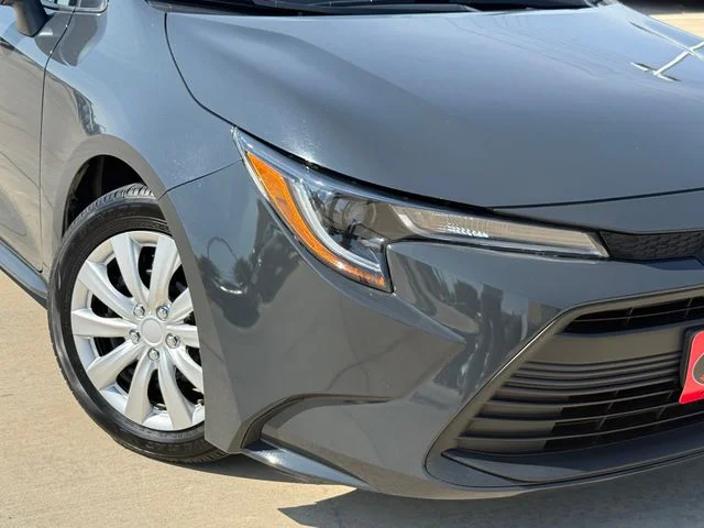 Certified Used 2024  Toyota LE image 3