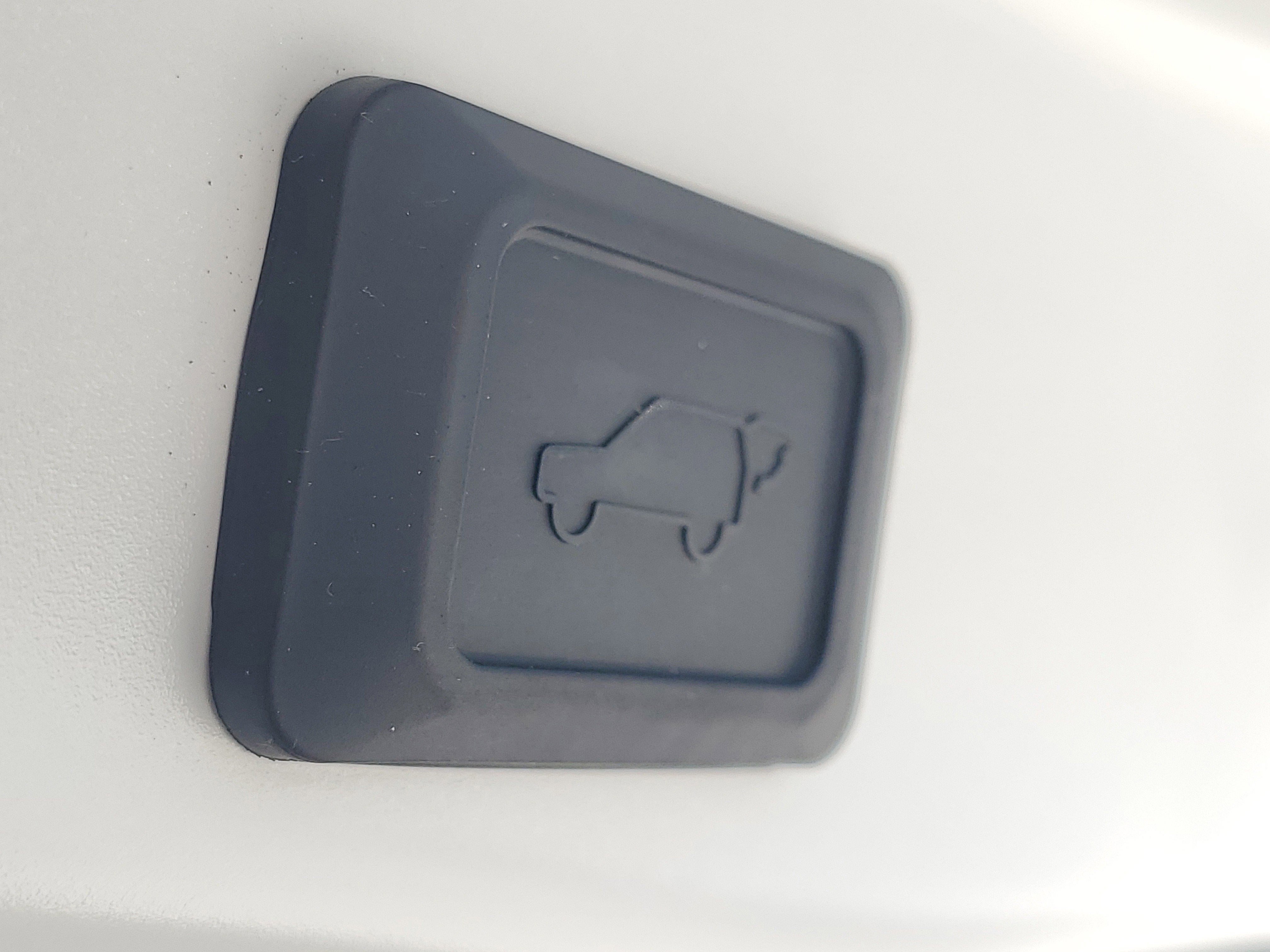 Used 2025 Ice Toyota XLE image 10