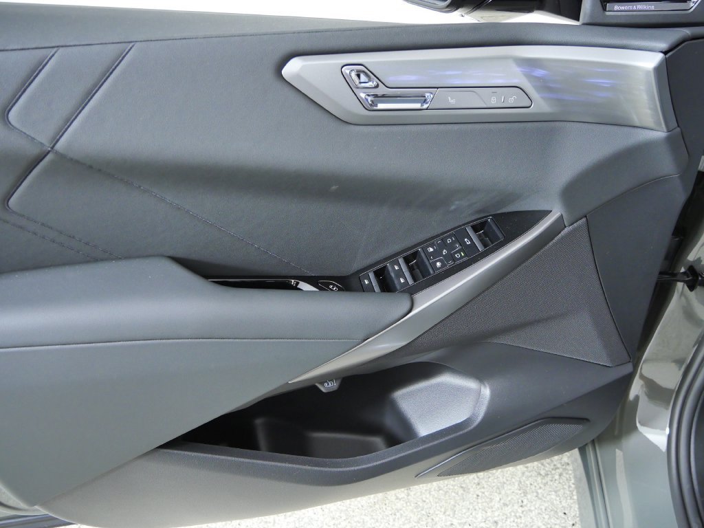New 2027 Grey Pine Metallic BMW  image 32