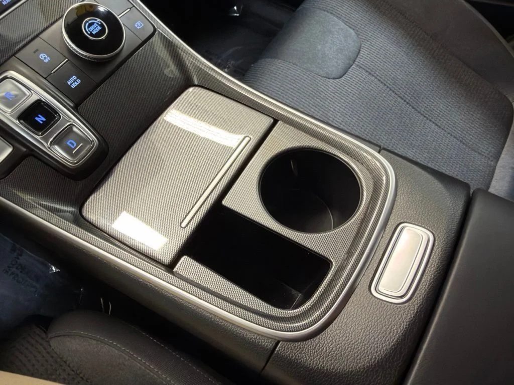 Certified Used 2022 Gray Hyundai SE image 23