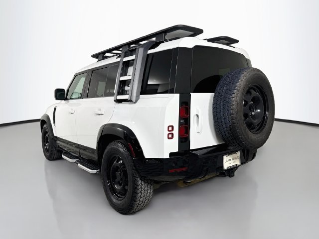 Used 2023 White Land Rover S image 7