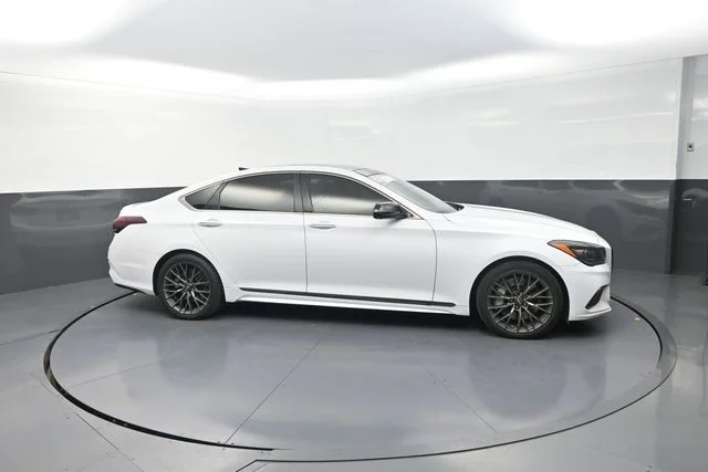 Used 2018 White Genesis 3.3T Sport image 20