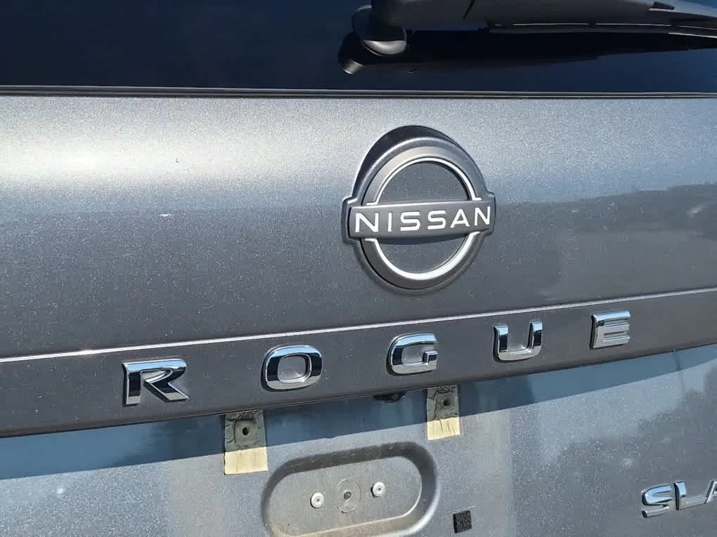 Certified Used 2023 Gun Metallic Nissan SL image 23