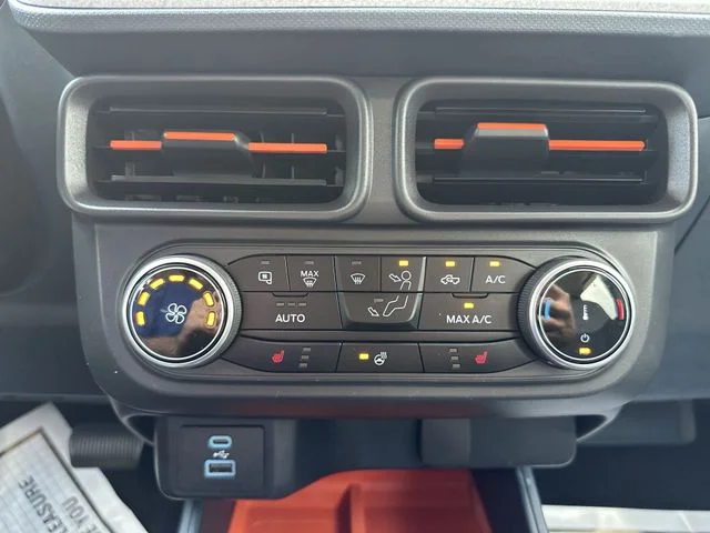 Used 2023 Orange Ford XLT image 18