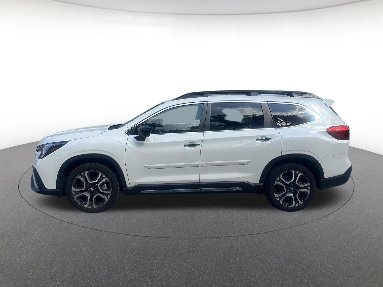 Used 2024 Crystal White Pearl Subaru Touring image 4