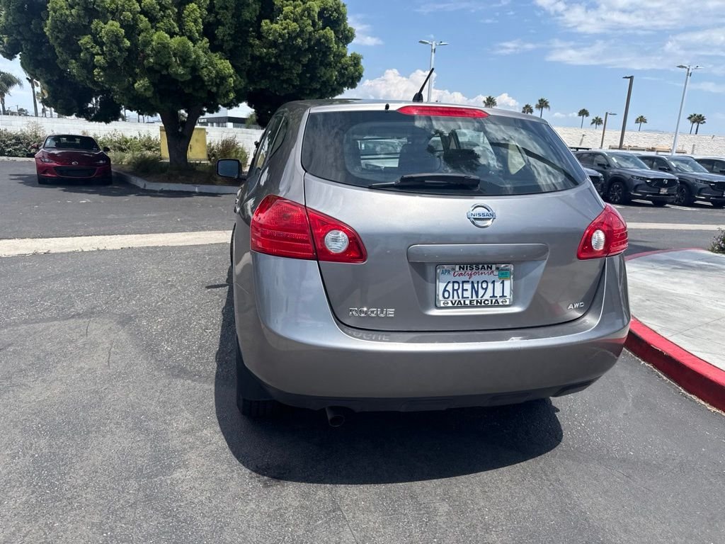 Used 2010 Black Nissan S image 17