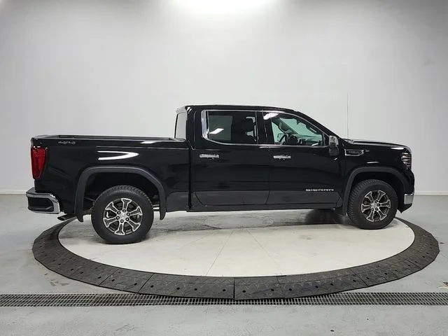 Used 2025 Black GMC SLT image 8