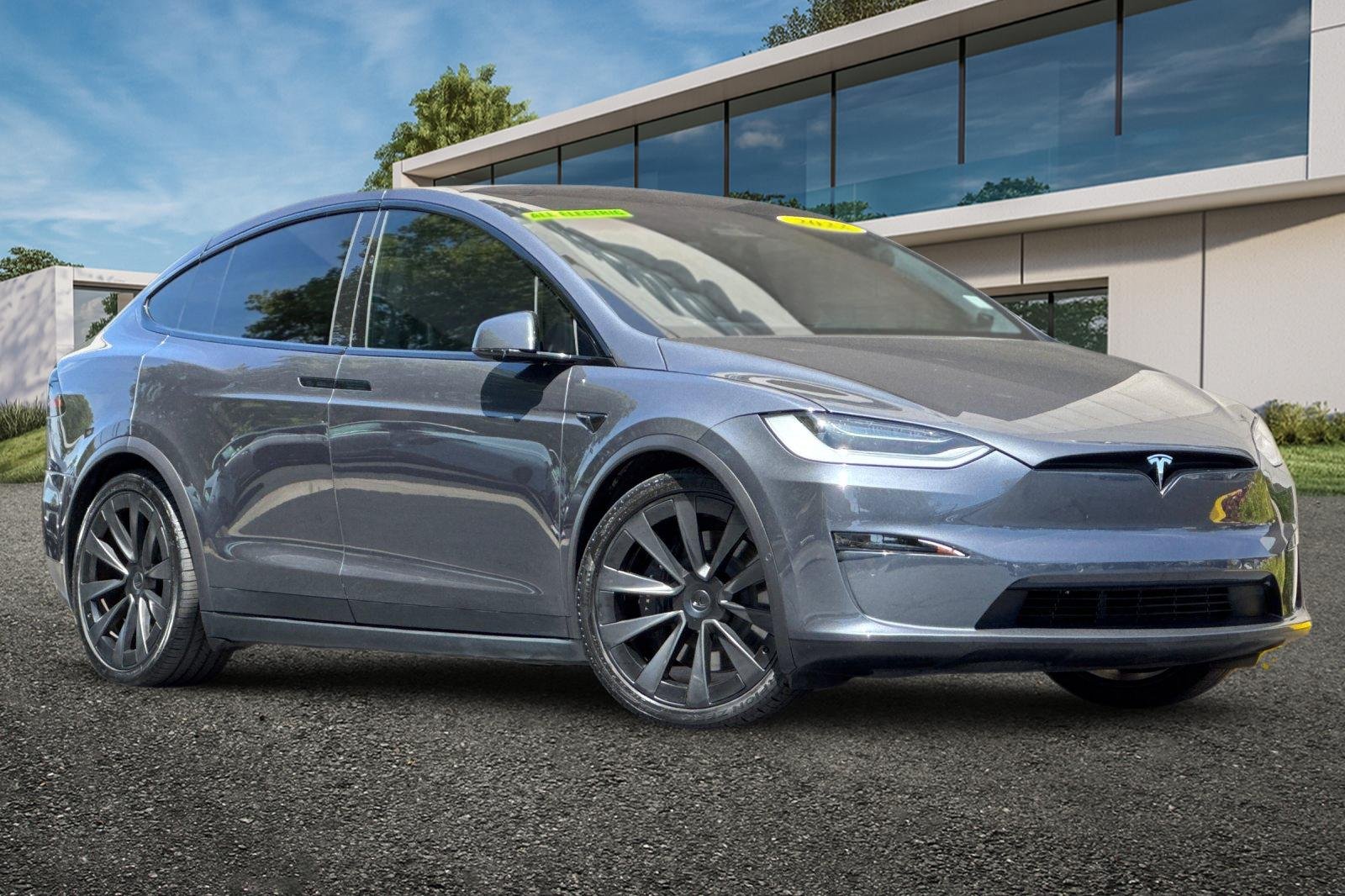 2022 Tesla Model X Long Range's photo