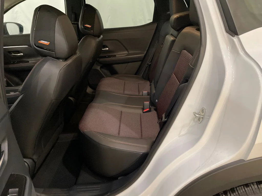 New 2026 Aspen White TriCoat / Super Black Two-tone Nissan SR image 26