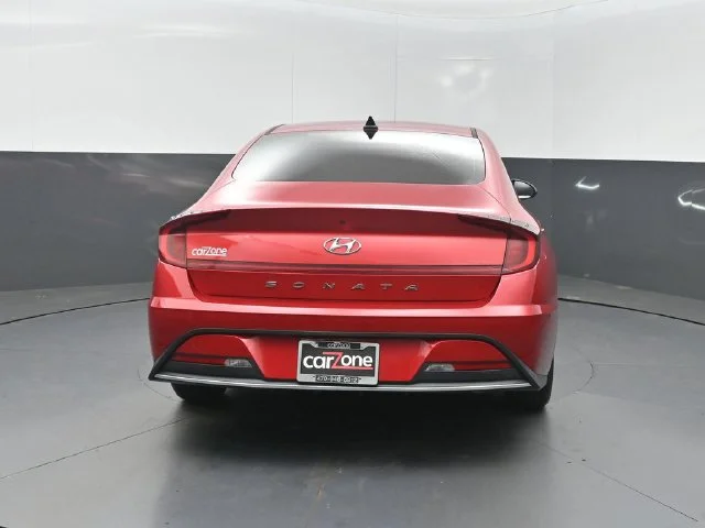 Used 2021 Red Hyundai SE image 24