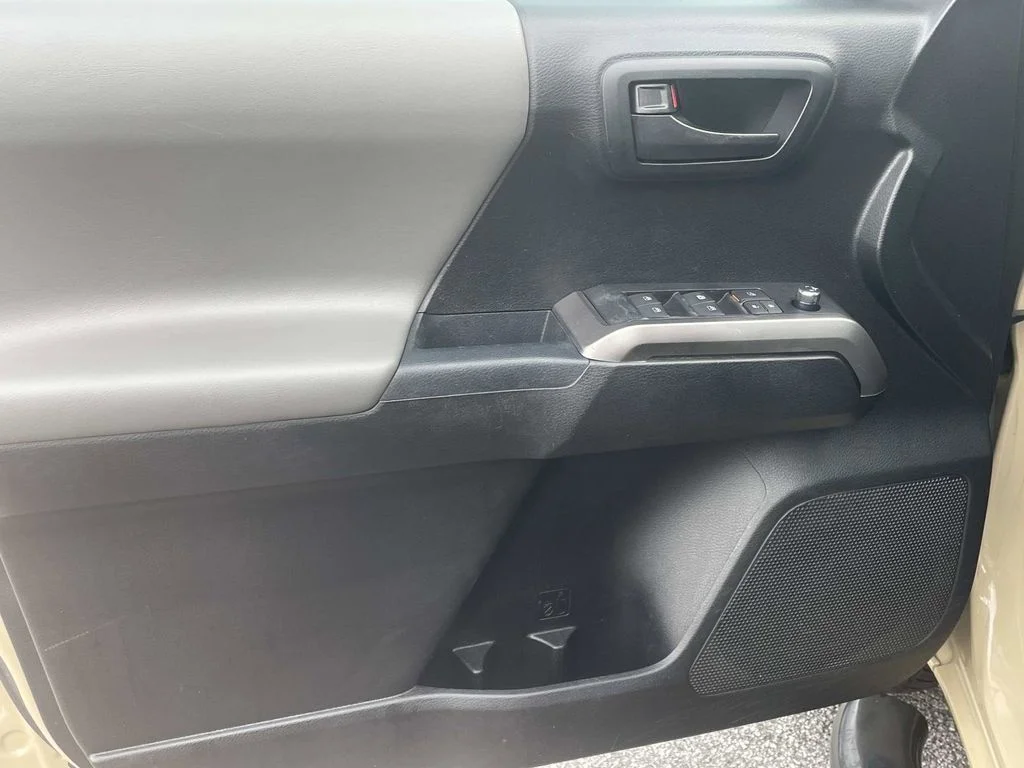 Used 2017 Beige Toyota SR5 image 9