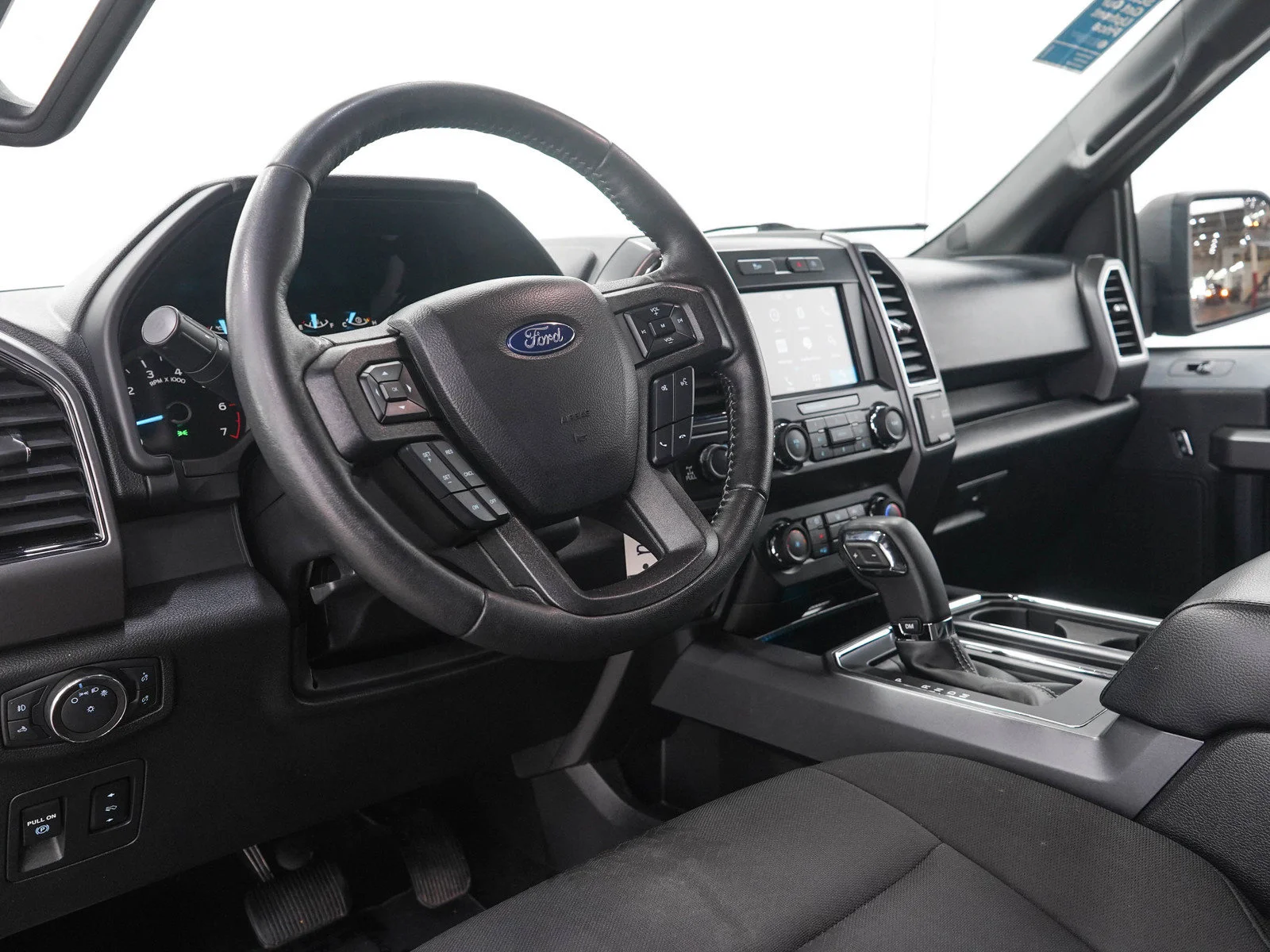Used 2019  Ford xlt image 25