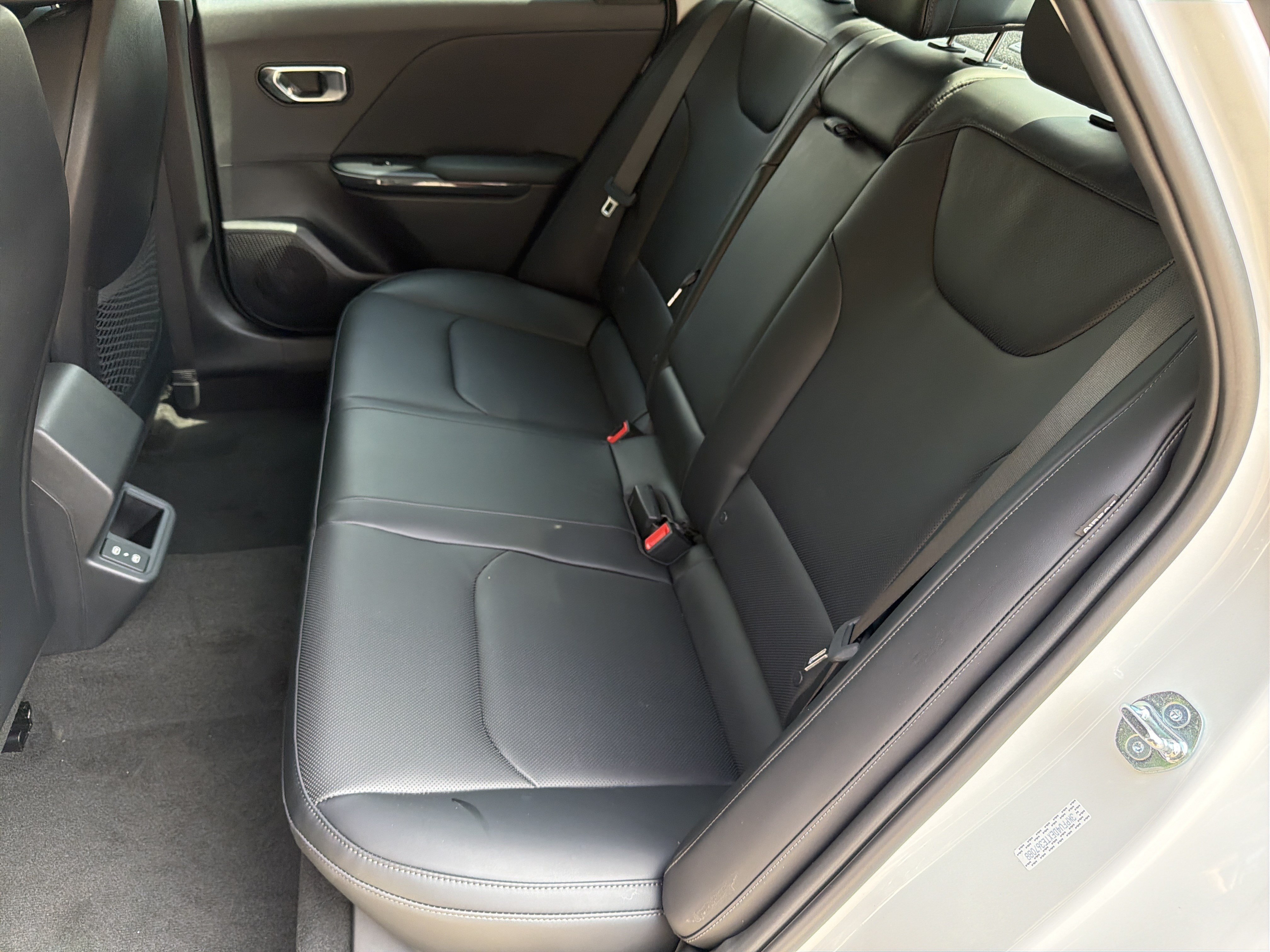 New 2026 Snow White Pearl Kia EX image 18