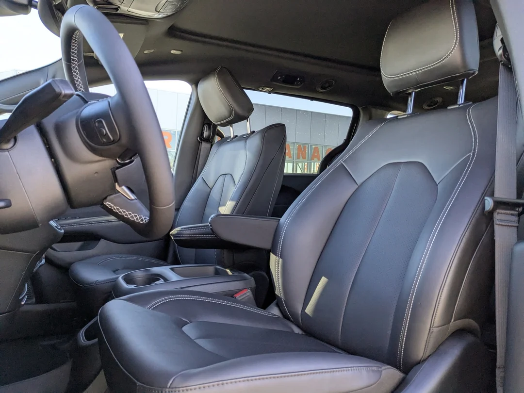 New 2026 Black Chrysler Select - - AWD - Rear DVD - 360 Degree Camera - Power Sliding Doors & More! image 14