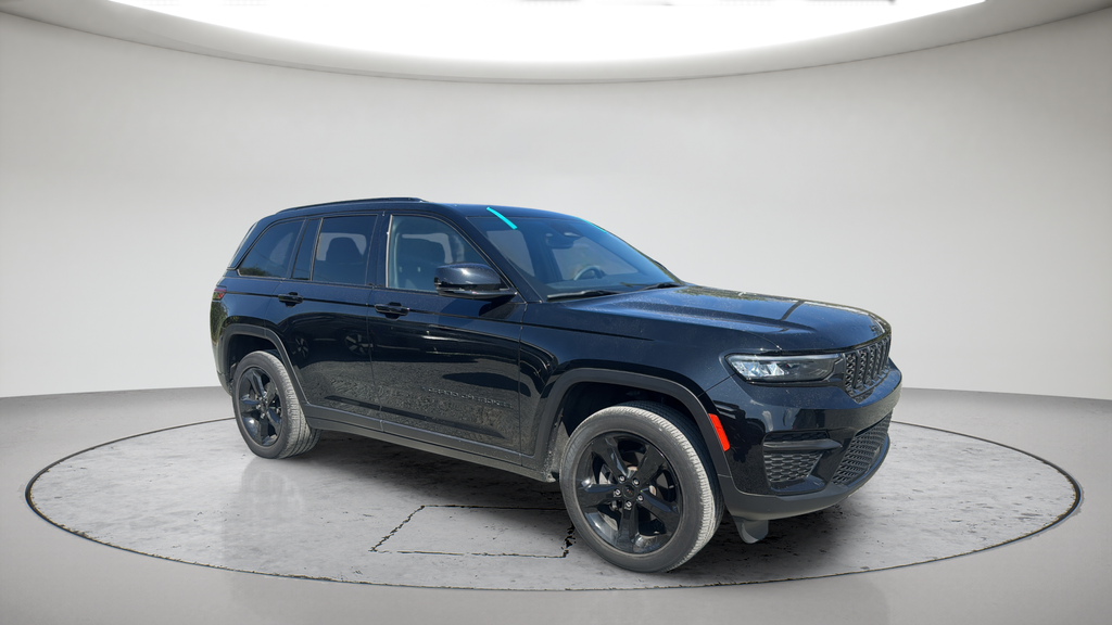 Used 2023 Black Jeep Altitude X image 2
