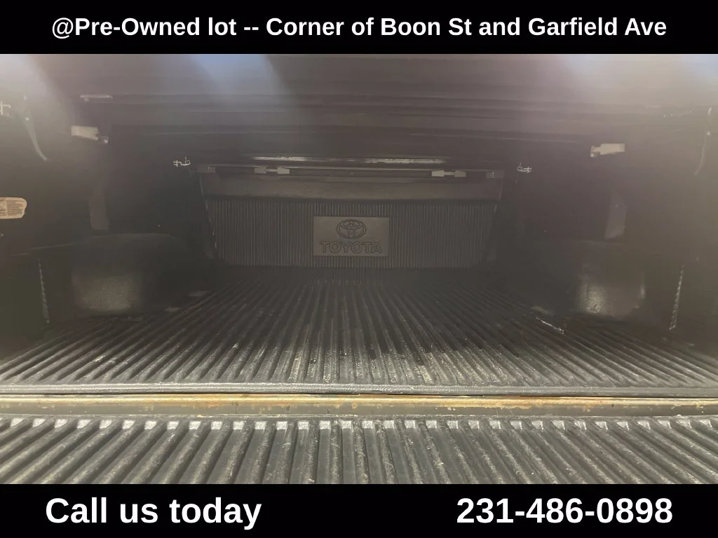 Used 2011  Toyota Grade image 21