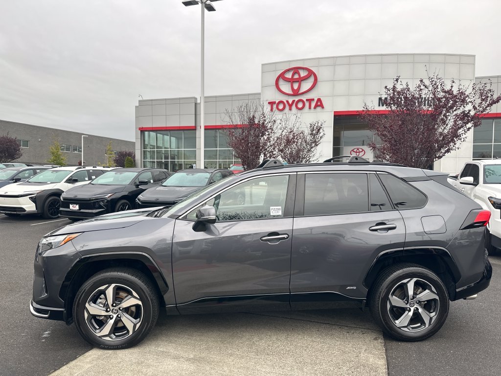 Certified Used 2025 Magnetic Gray Metallic Toyota SE image 2