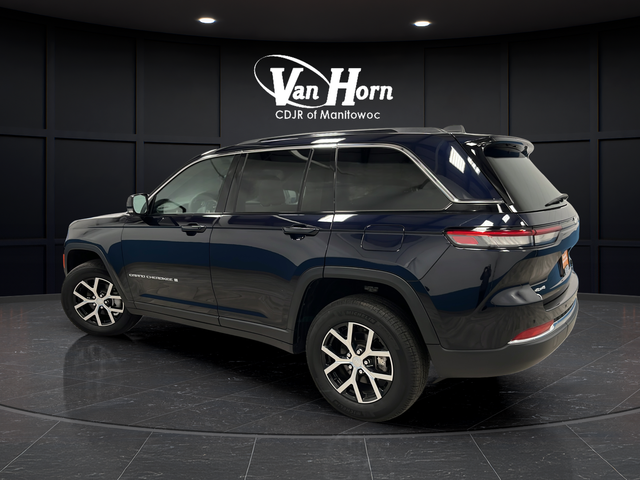 Used 2024 Midnight Sky Jeep Limited image 5