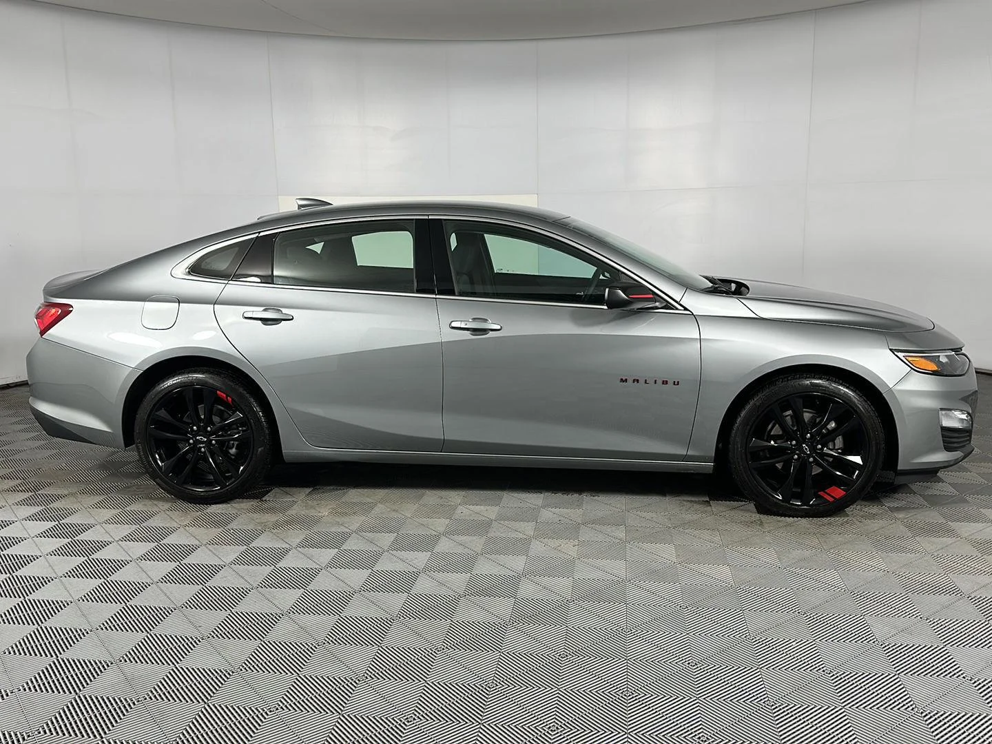 Used 2024 Sterling Gray Metallic Chevrolet LT image 9