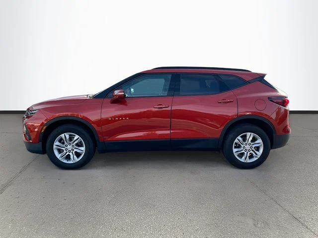 Used 2022 Orange Metallic Chevrolet LT image 4