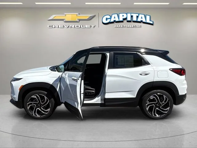 Used 2024 Summit White Chevrolet RS image 10